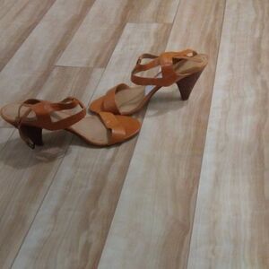 Women's Tan Heeled Sandals